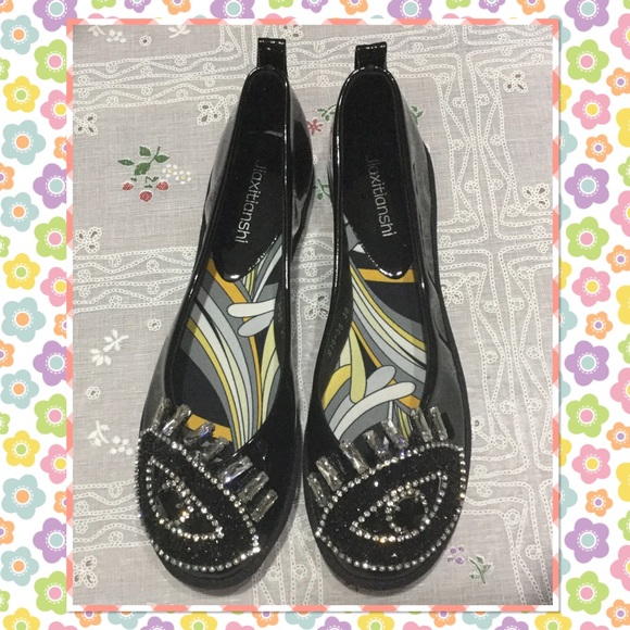Shoes - Rhinestone eyes jelly flats